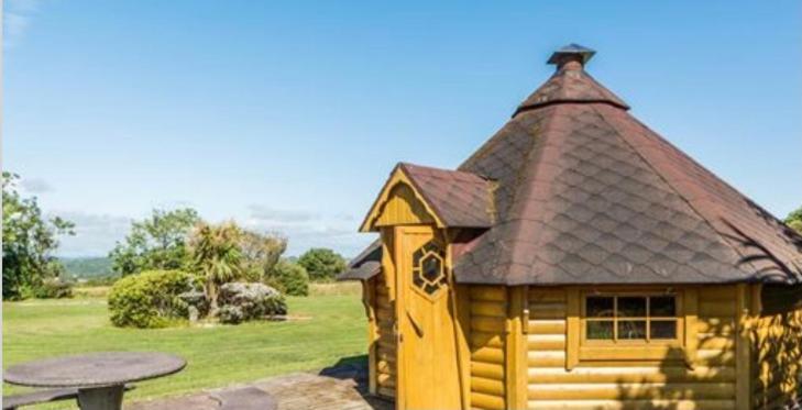 Corthna Lodge Schull Eksteriør billede