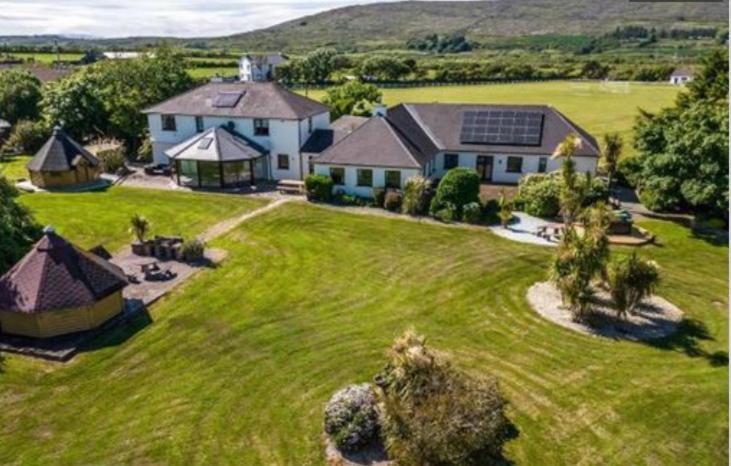 Corthna Lodge Schull Eksteriør billede