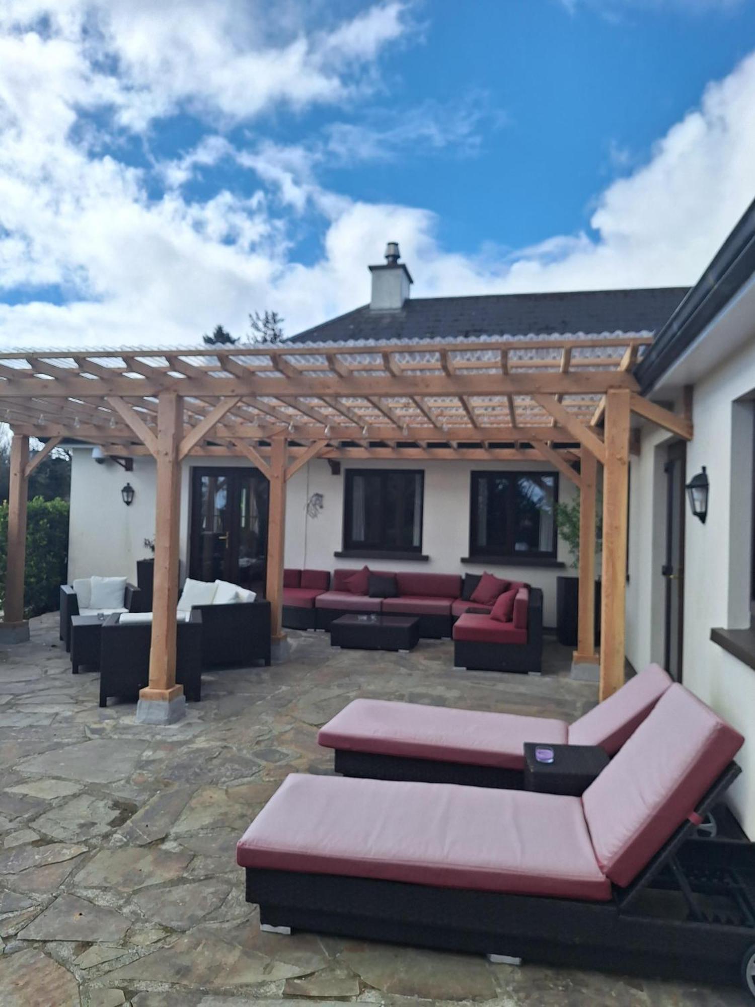 Corthna Lodge Schull Eksteriør billede